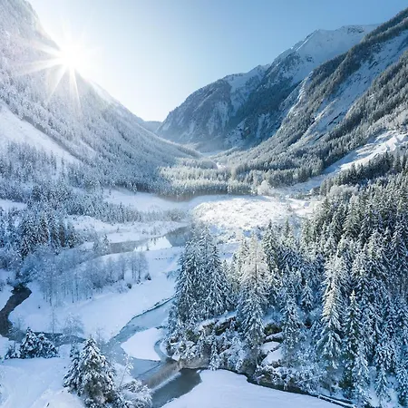 In Bramberg Near Lift * ブラームベルク・アム・ヴィルトコーゲル